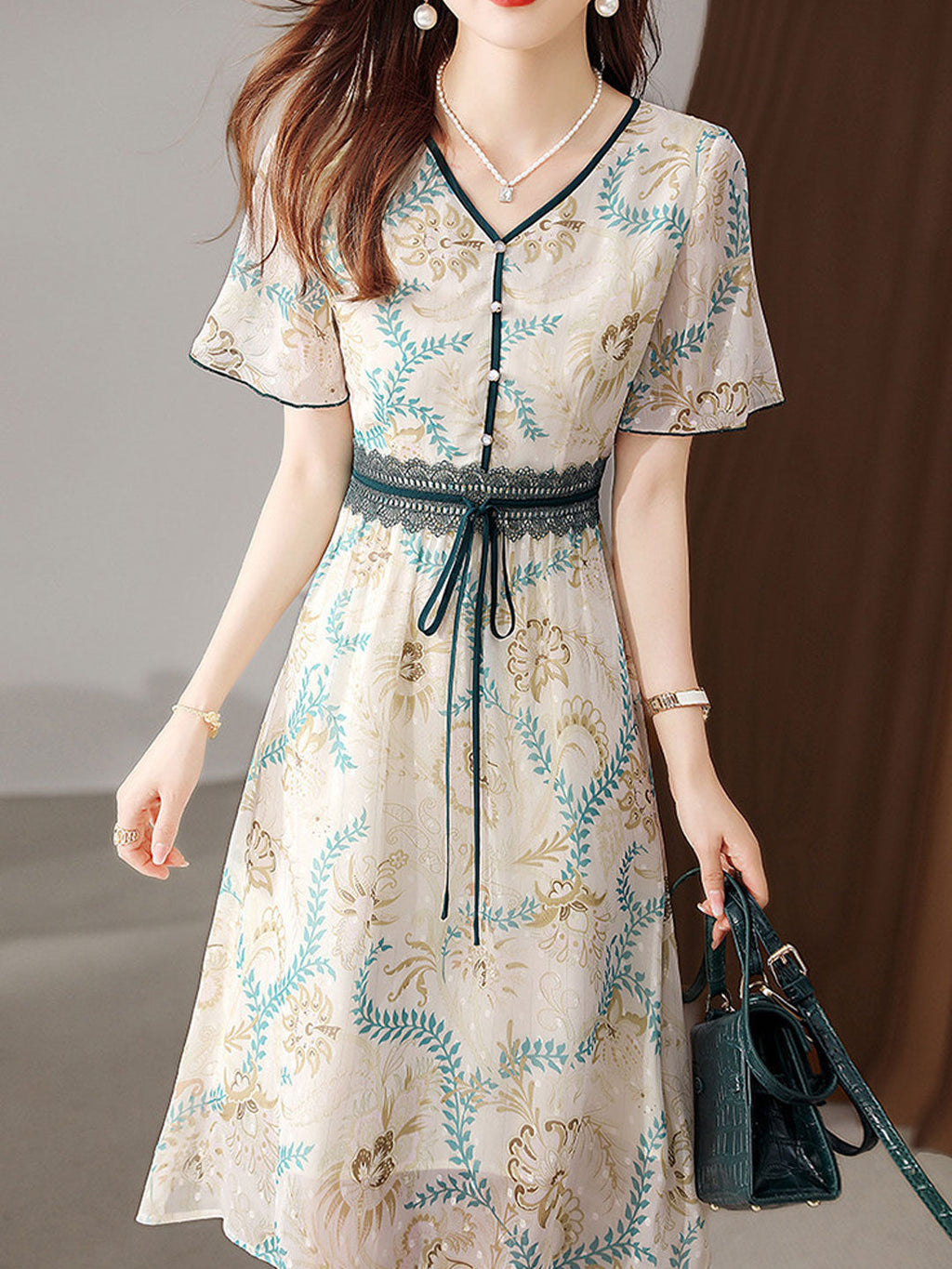 Classic Vintage & Enduringly Stylish Dress