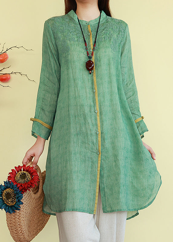 Classic Vintage Blouse with a Flattering Fit