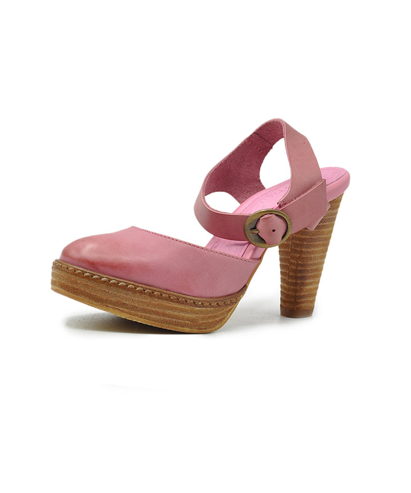 Graceful Orthopedic Sandals for Modern Look