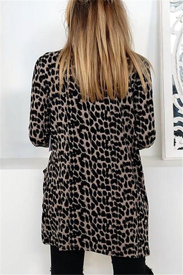 Effortlessly Elegant Cardigan with a Timeless Design