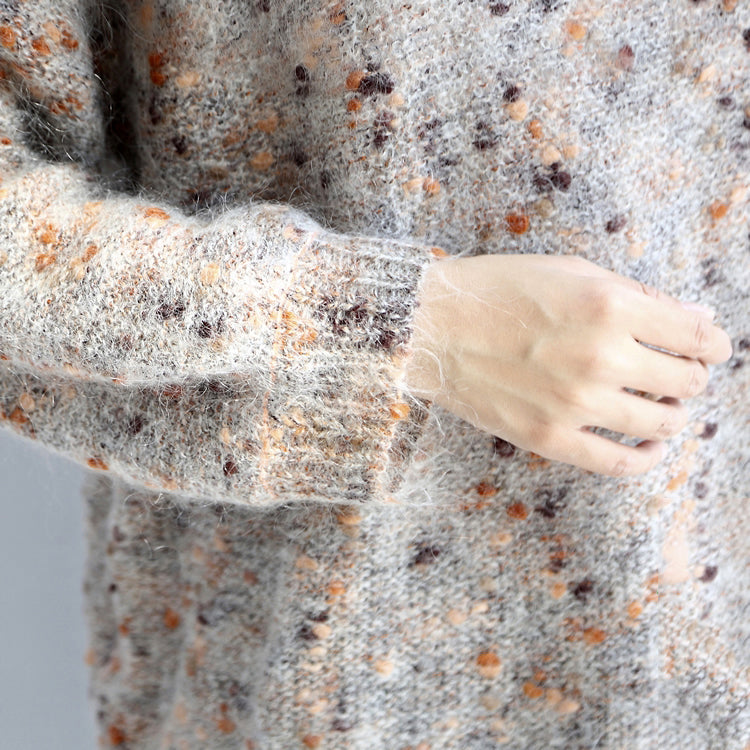 Effortlessly Elegant Sweater with a Timeless Design