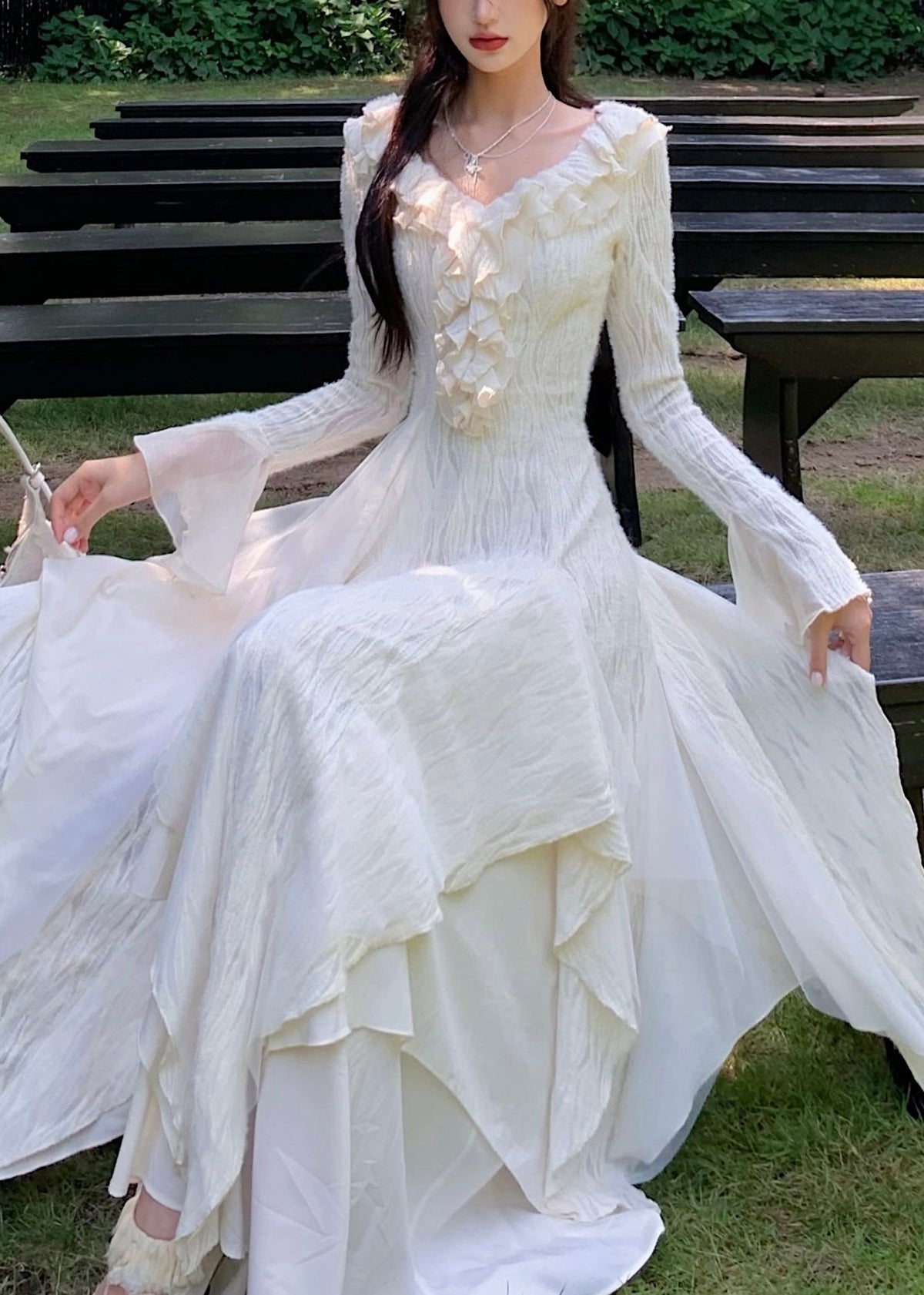 Beautifully Finished Dress in a Timeless Design