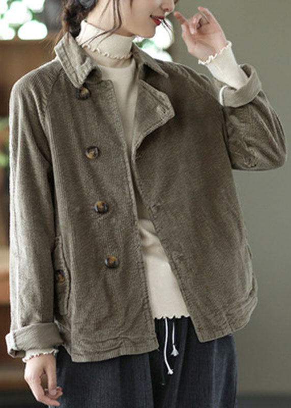 Well Tailored Coat with a Graceful Silhouette