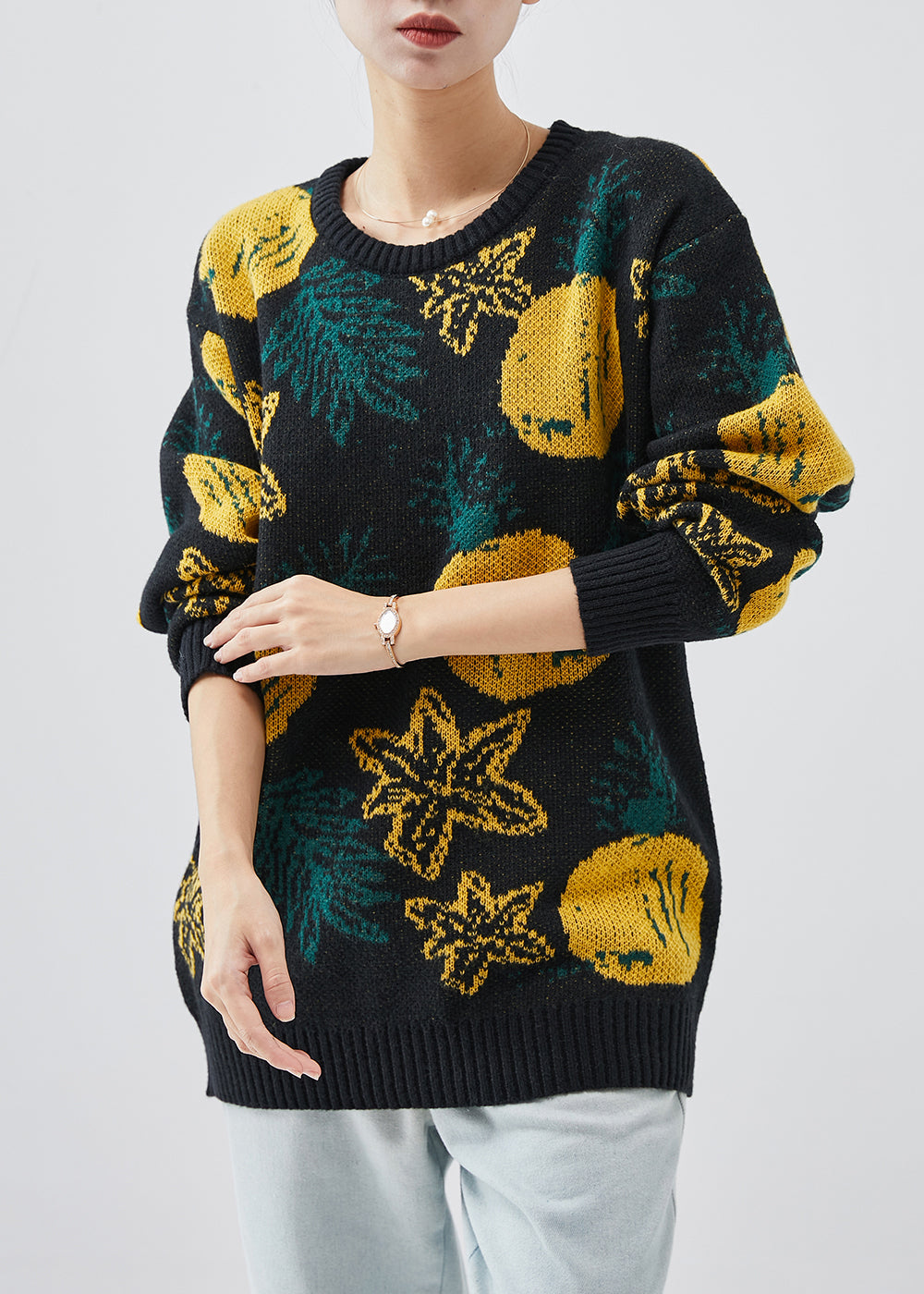 Effortlessly Elegant Sweater with a Timeless Design