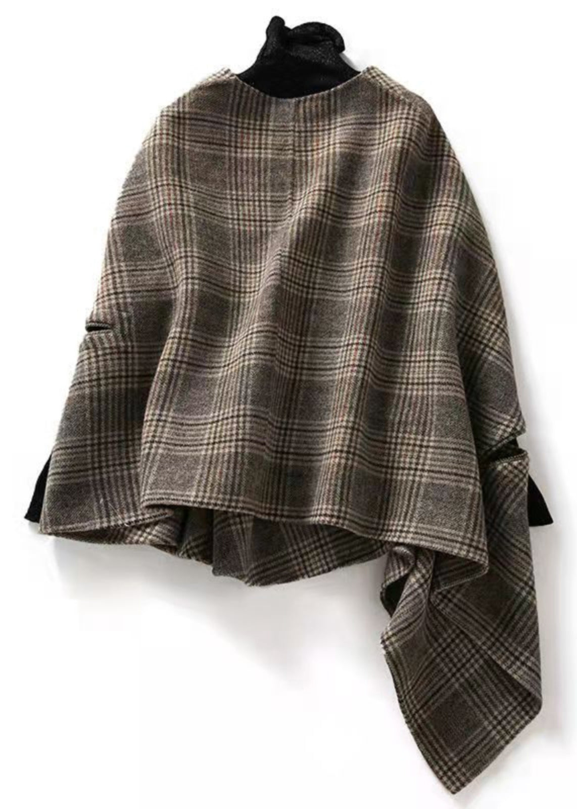 Beautifully Finished Coat in a Timeless Design
