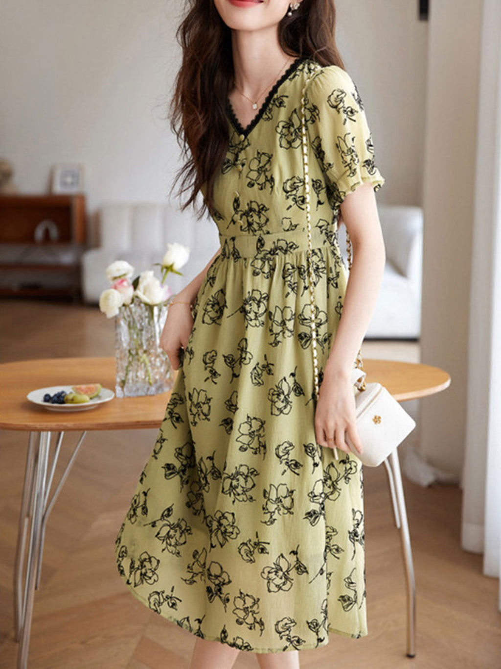 Gracefully Styled Dress for Any Occasion