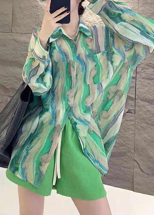 Classic Vintage Shirt with a Flattering Fit