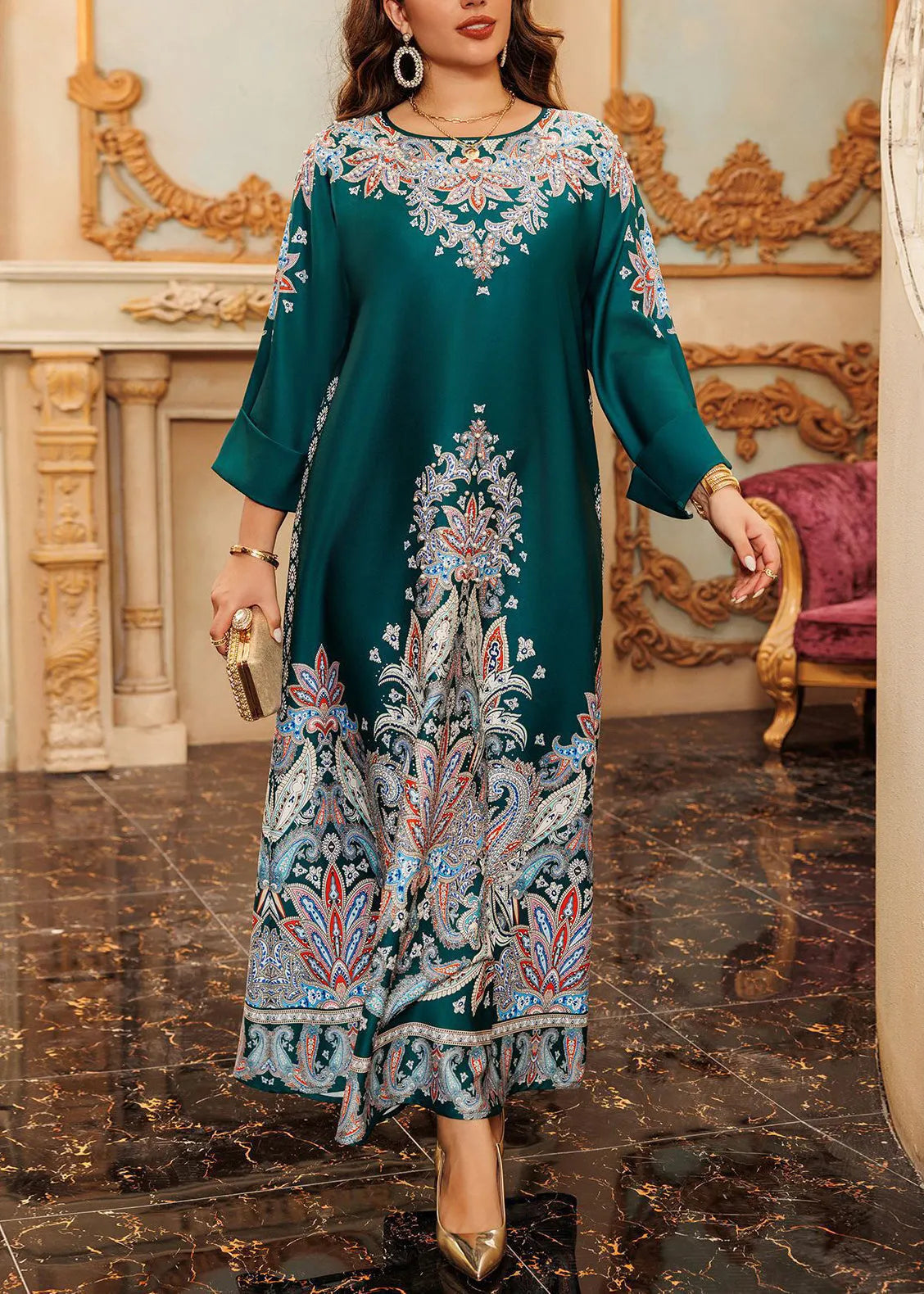 Well Tailored Dress with a Graceful Silhouette