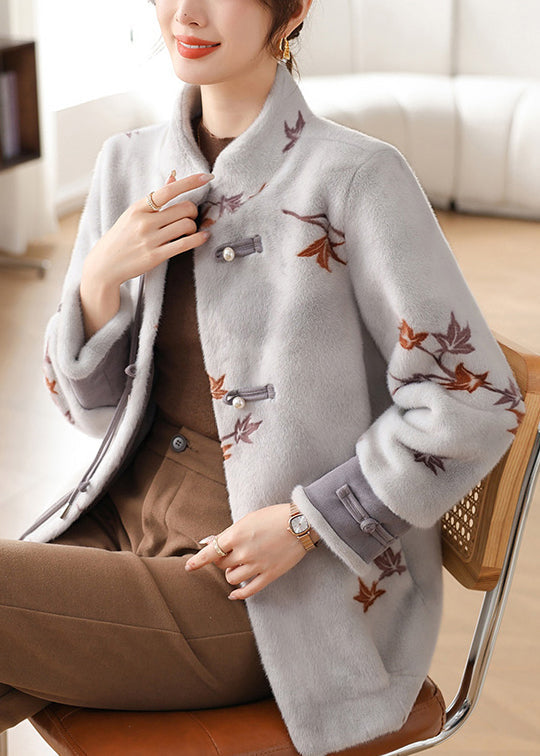 Beautifully Finished Coat in a Timeless Design