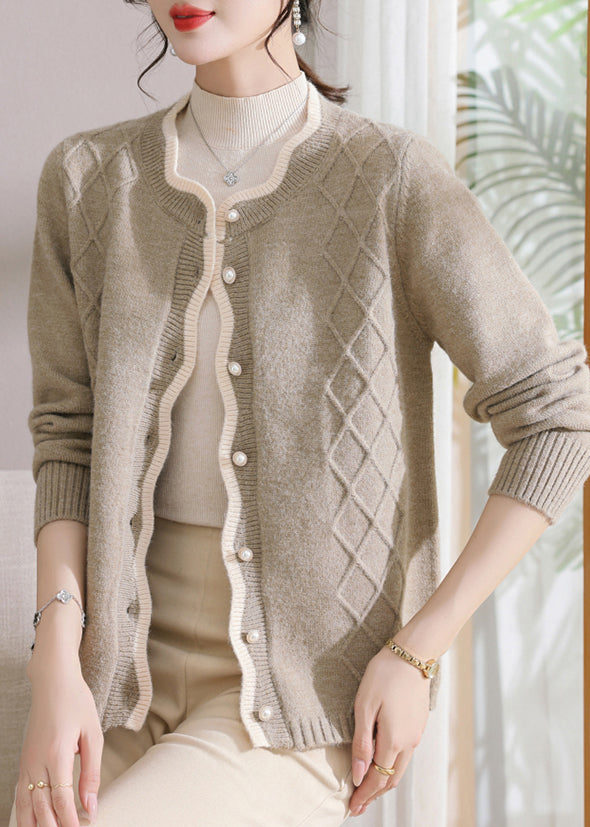 Effortlessly Elegant Coat with a Timeless Design