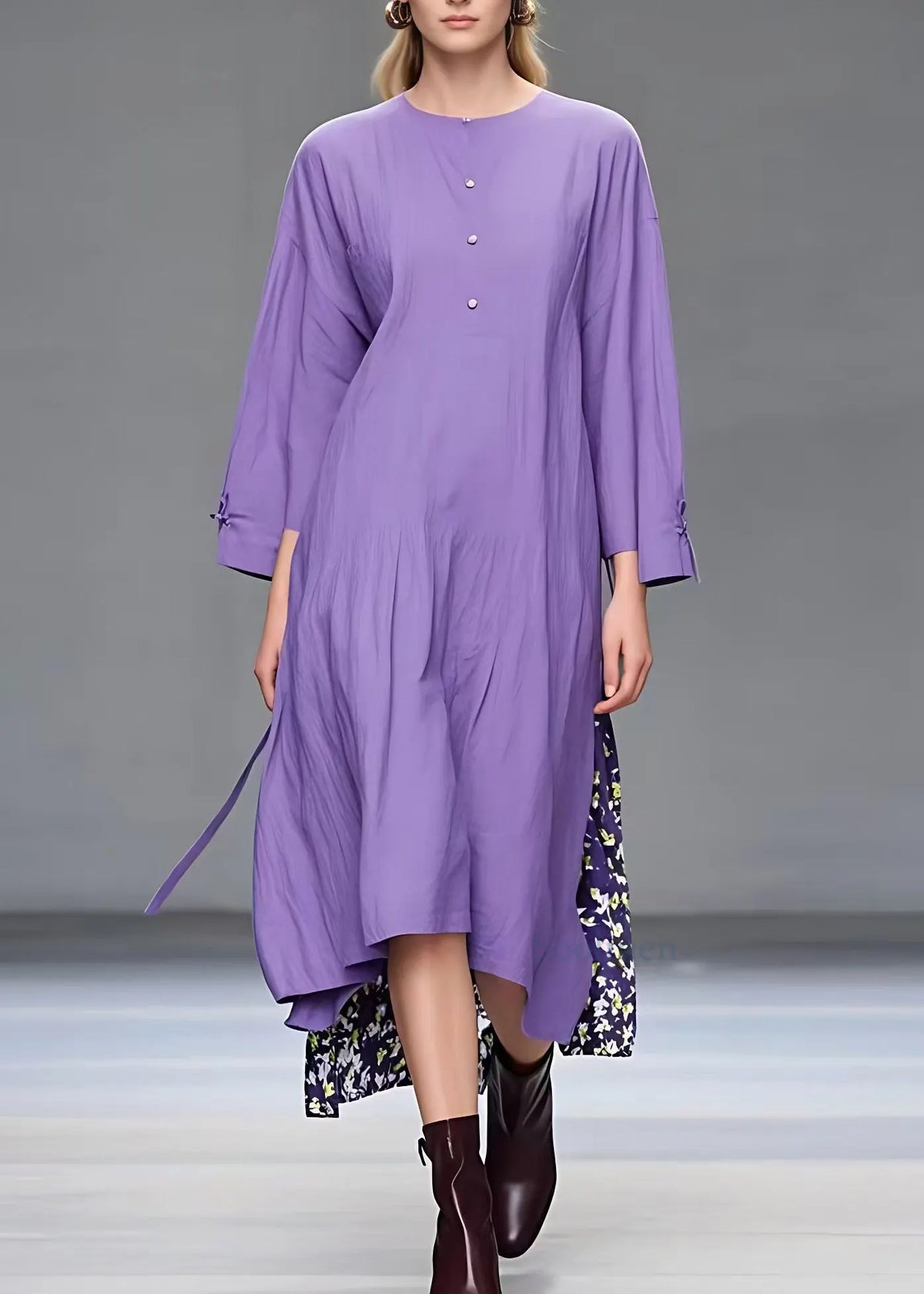 Beautifully Finished Dress in a Timeless Design