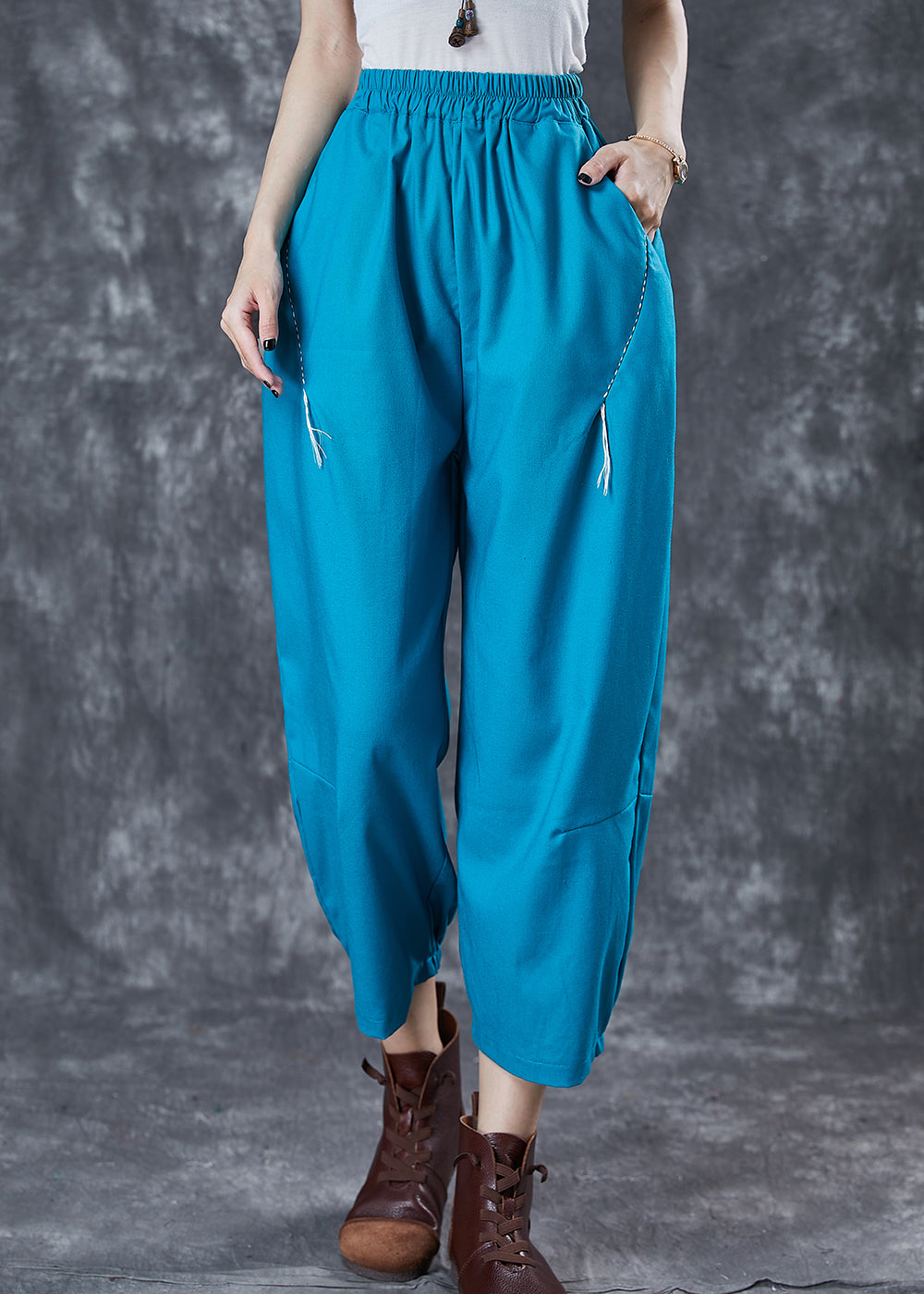 Well Tailored Pants with a Graceful Silhouette