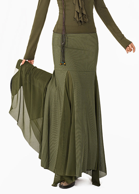 Well Tailored Garment with a Graceful Silhouette