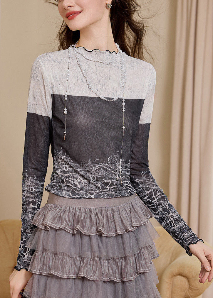 Well Tailored Top with a Graceful Silhouette