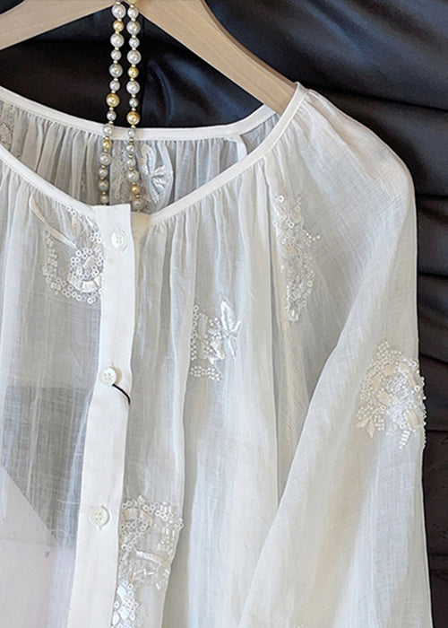 Well Tailored Blouse with a Graceful Silhouette