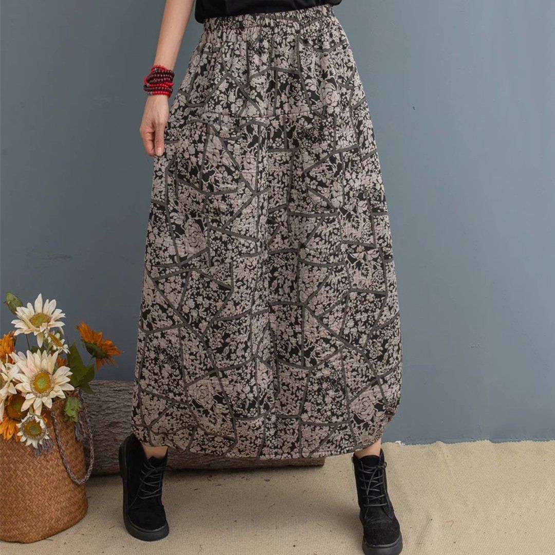 Effortlessly Elegant Garment with a Timeless Design