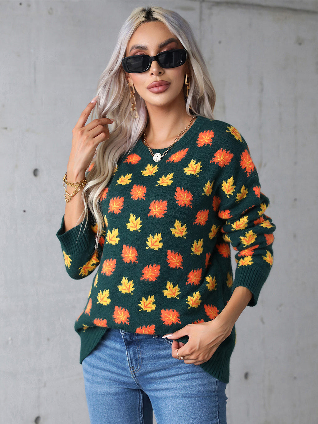 Well Tailored Sweater with a Graceful Silhouette