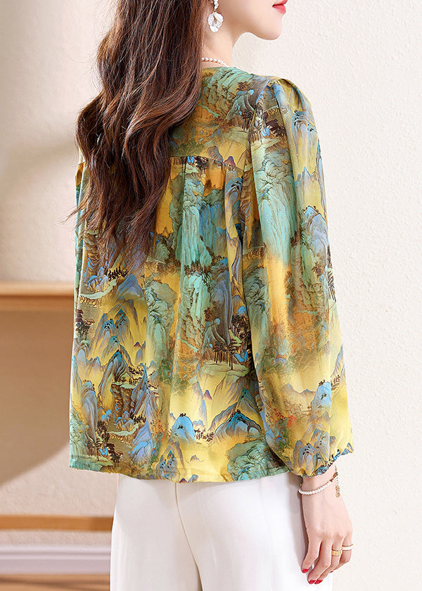 Beautifully Crafted Blouse in a Classic Style