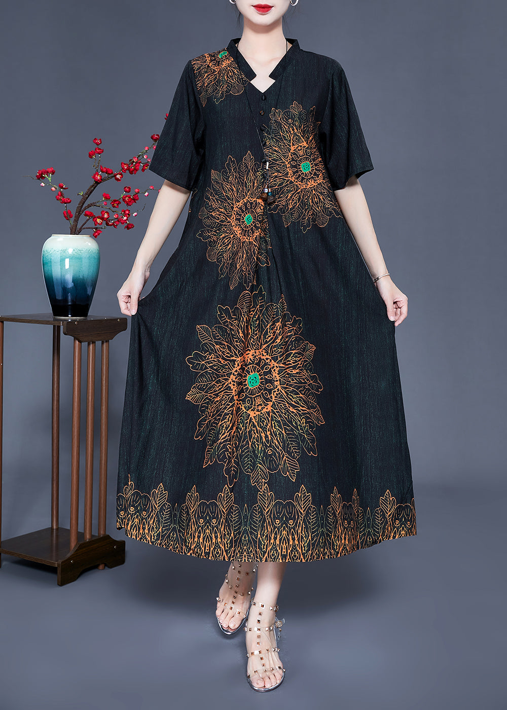 Gracefully Styled Dress for Any Occasion