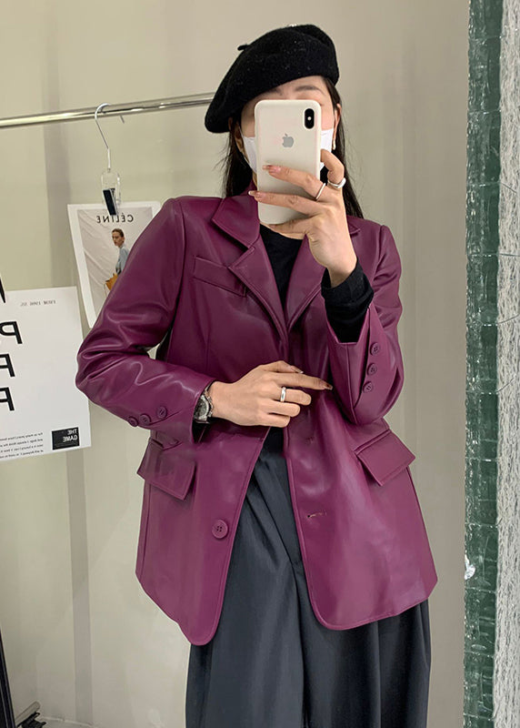 Well Tailored Coat with a Graceful Silhouette