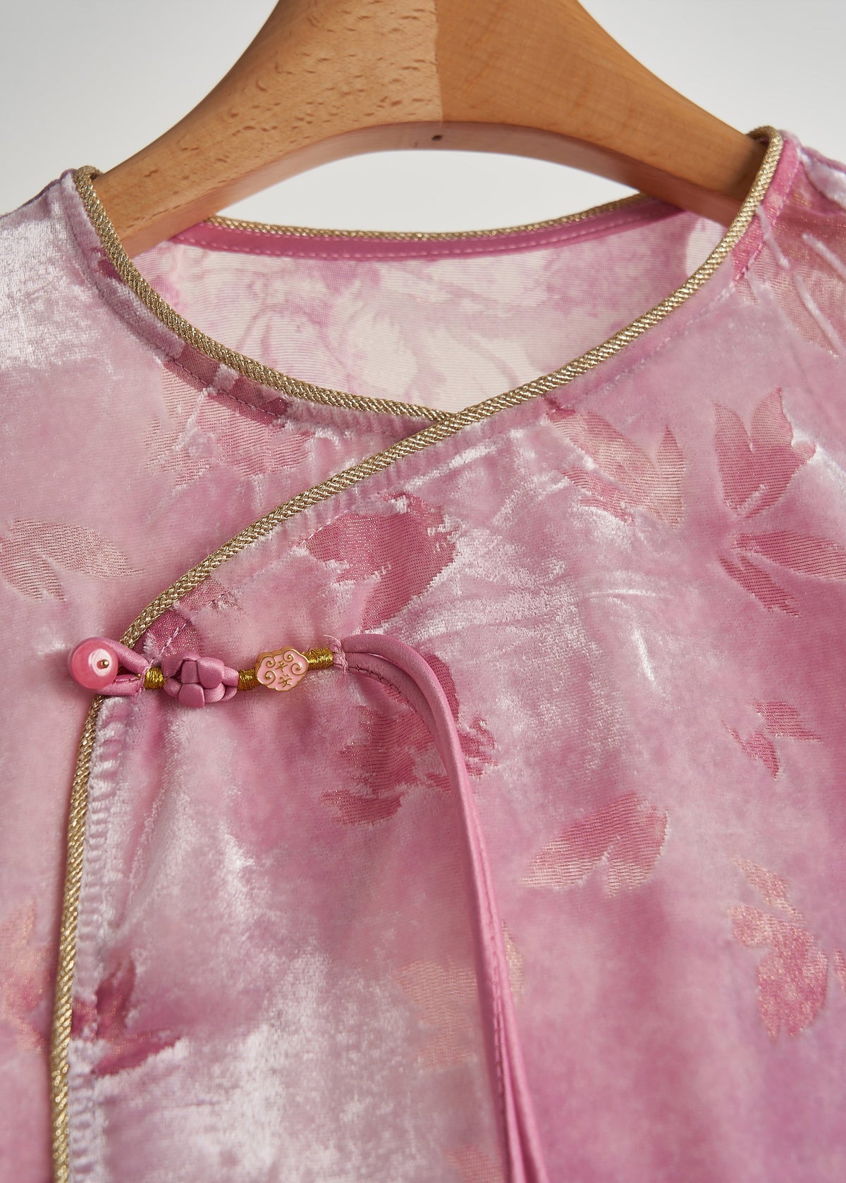 Beautifully Finished Shirt in a Timeless Design
