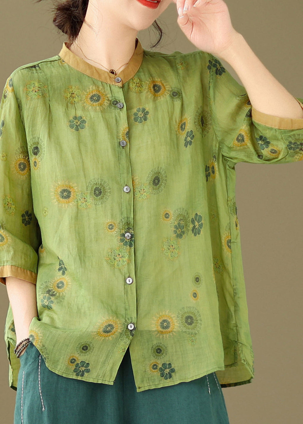 Beautifully Finished Top in a Timeless Design
