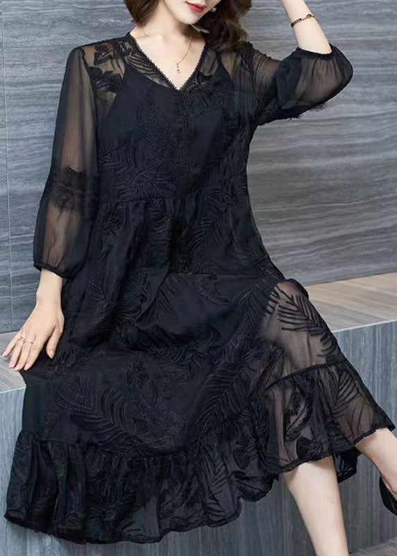 Beautifully Finished Dress in a Timeless Design