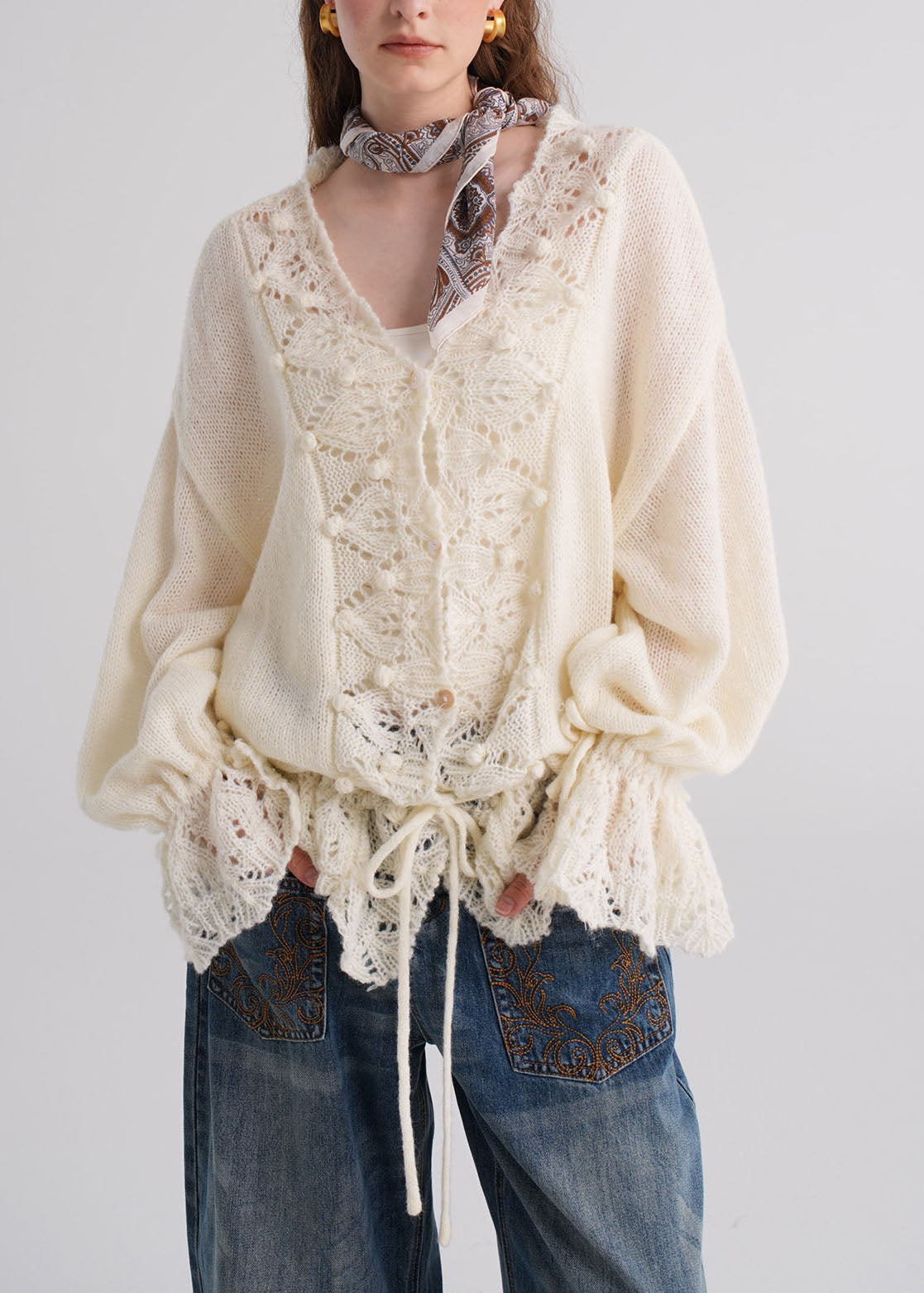 Effortlessly Elegant Sweater with a Timeless Design