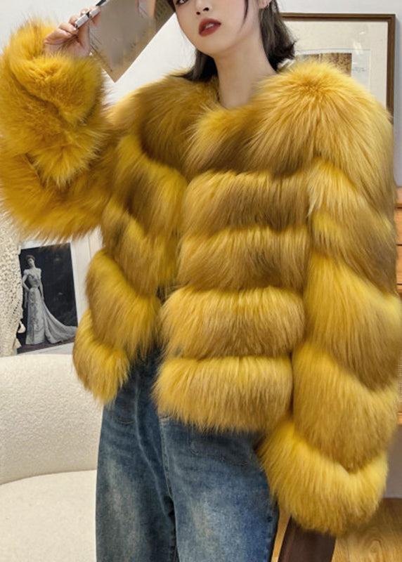 Elegantly Styled Coat for Everyday Wear