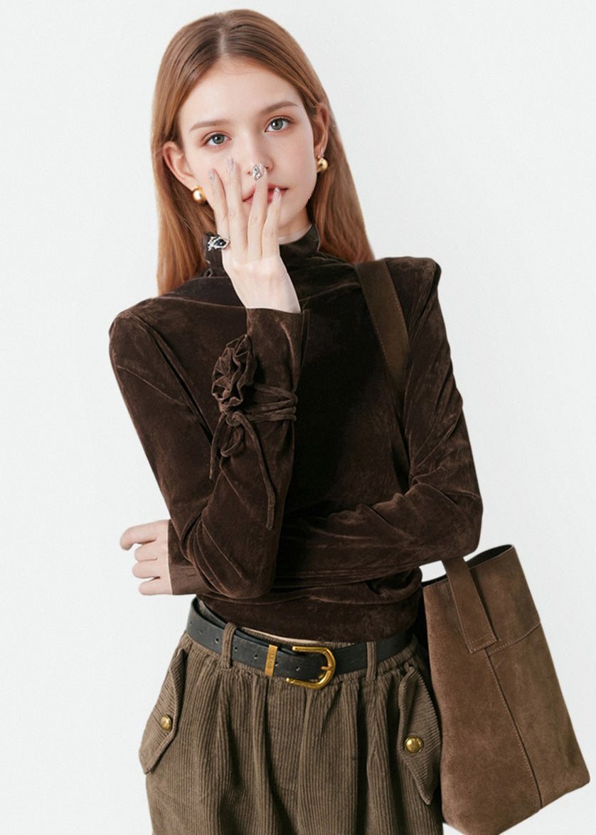 Effortlessly Elegant Top with a Timeless Design