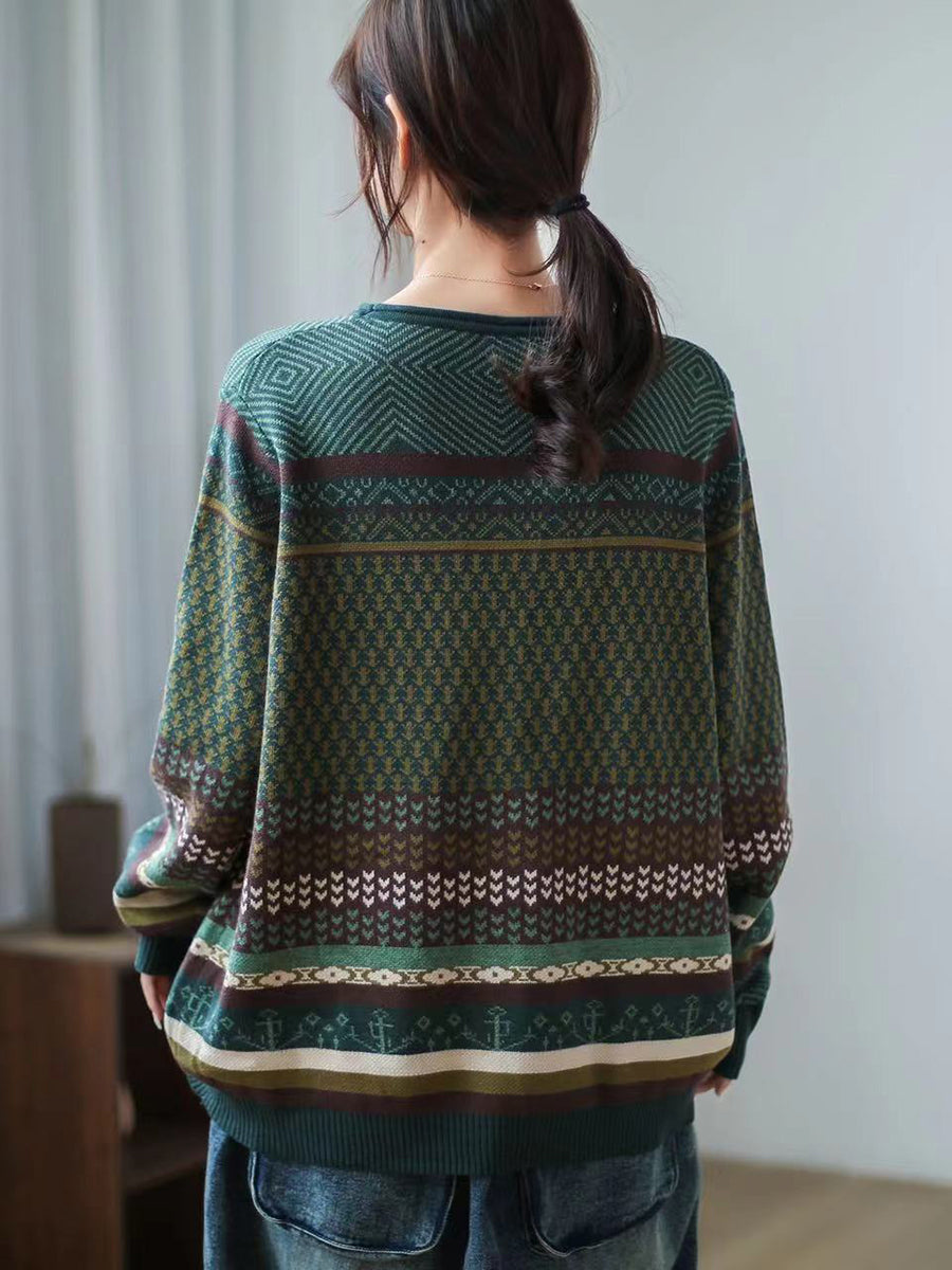 Classic Vintage Sweater with a Flattering Fit