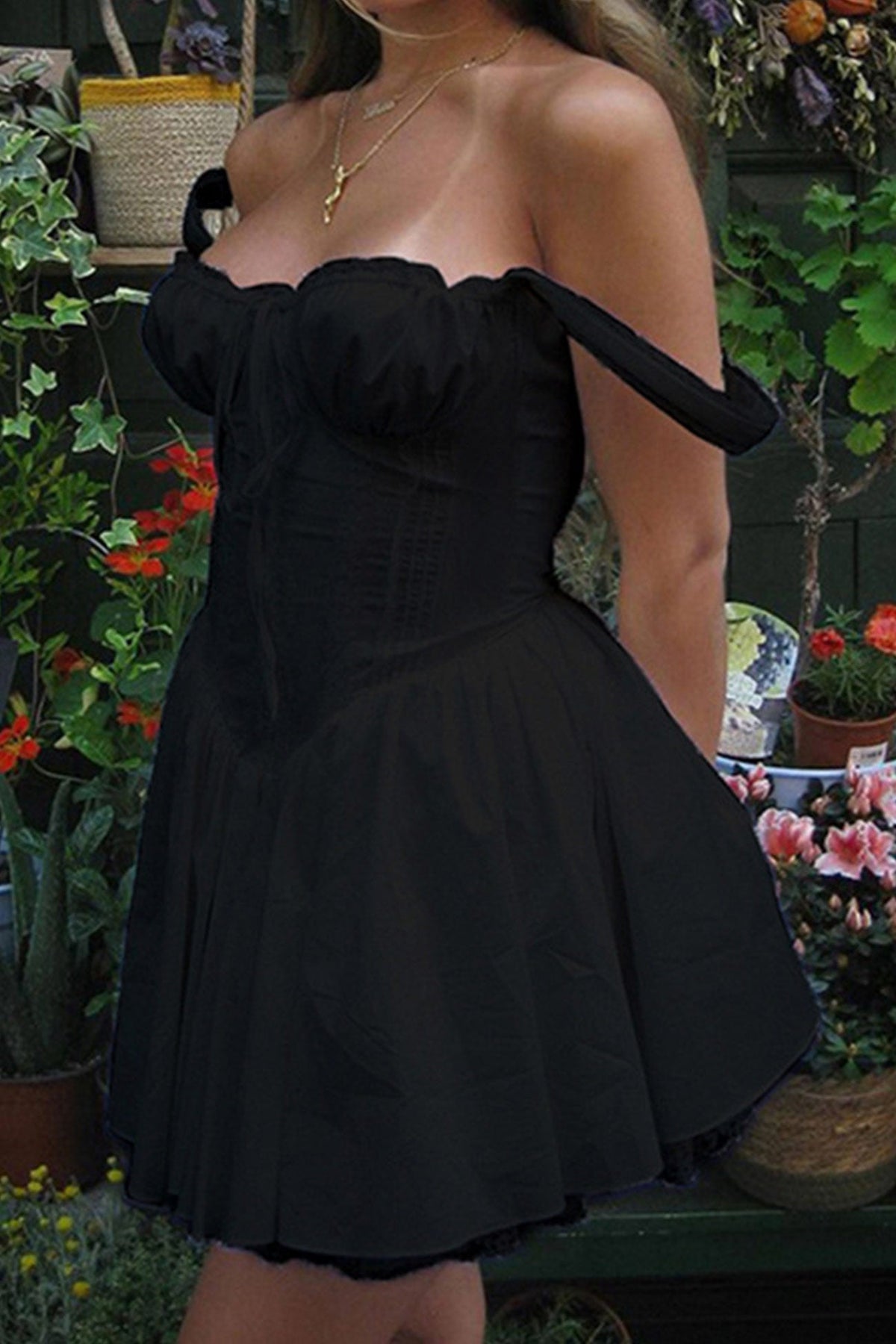 Well Tailored Dress with a Graceful Silhouette