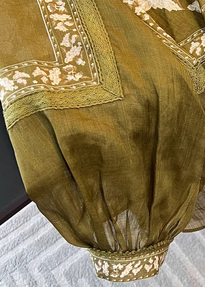 Well Tailored Blouse with a Graceful Silhouette