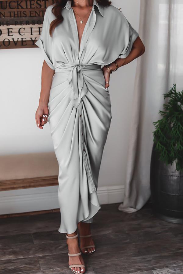 Beautifully Finished Dress in a Timeless Design