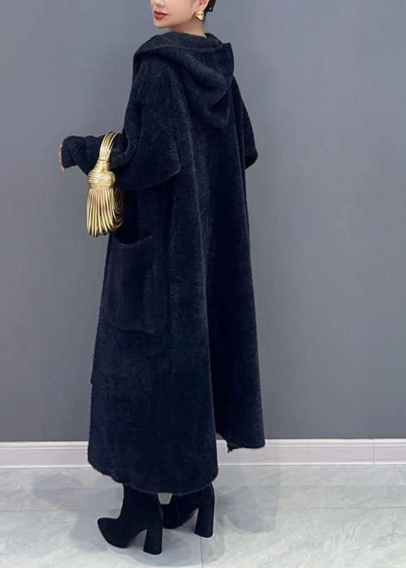 Beautifully Finished Coat in a Timeless Design