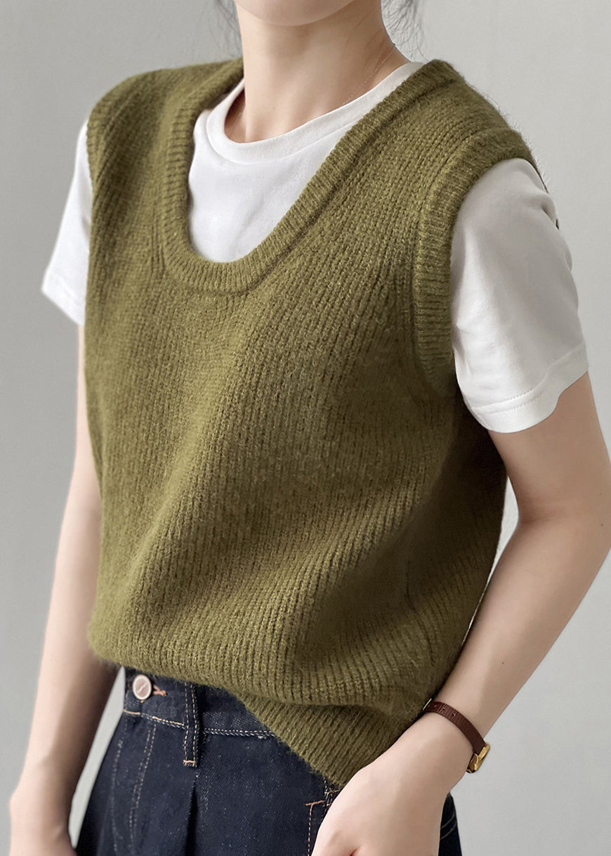 Well Tailored Garment with a Graceful Silhouette