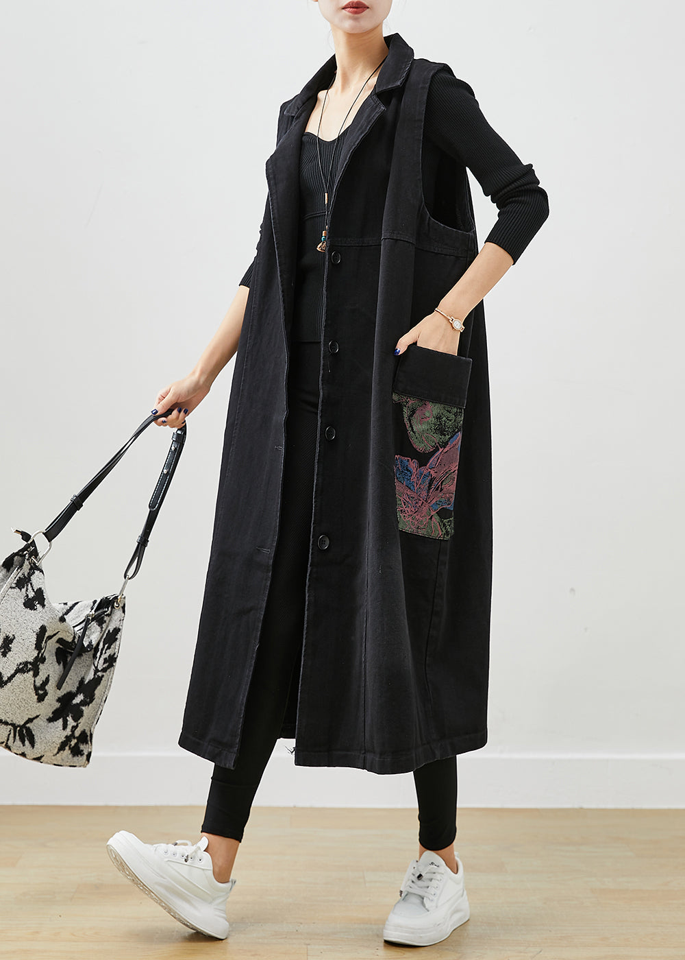 Effortlessly Elegant Garment with a Timeless Design