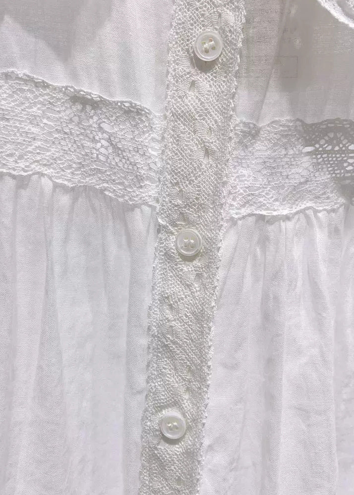 Beautifully Crafted Blouse in a Classic Style