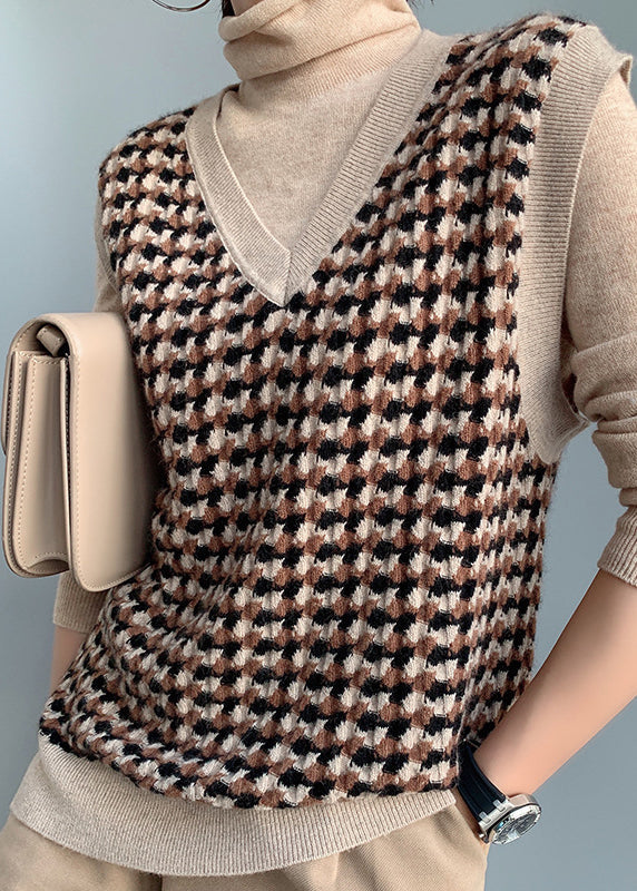 A Vintage Style Coat with Delicate Timeless Details