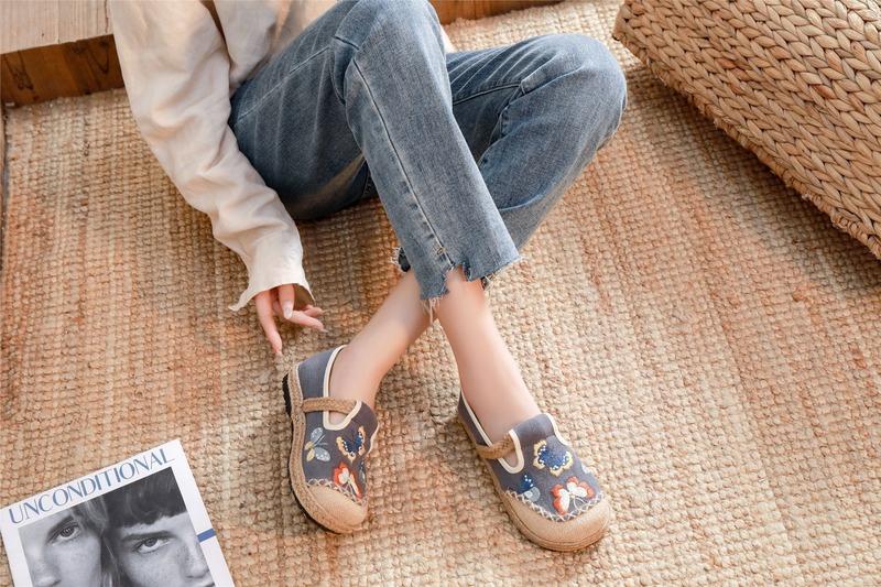 Chic Orthopedic Shoes with Unique Design