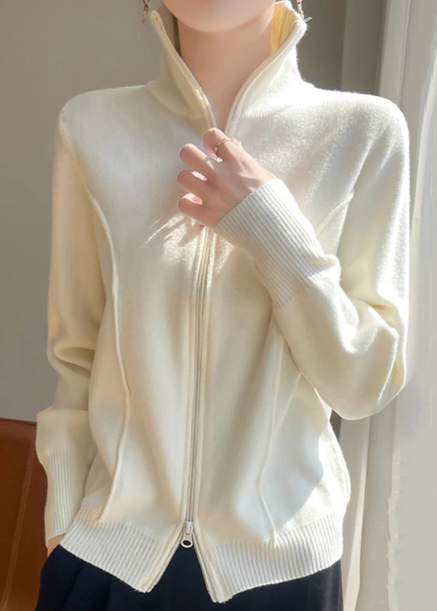 Well Tailored Coat with a Graceful Silhouette