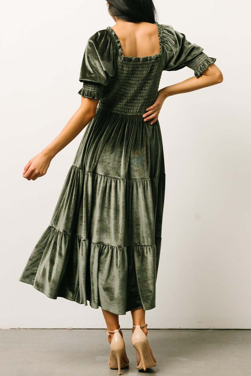 Effortlessly Elegant Dress with a Timeless Design