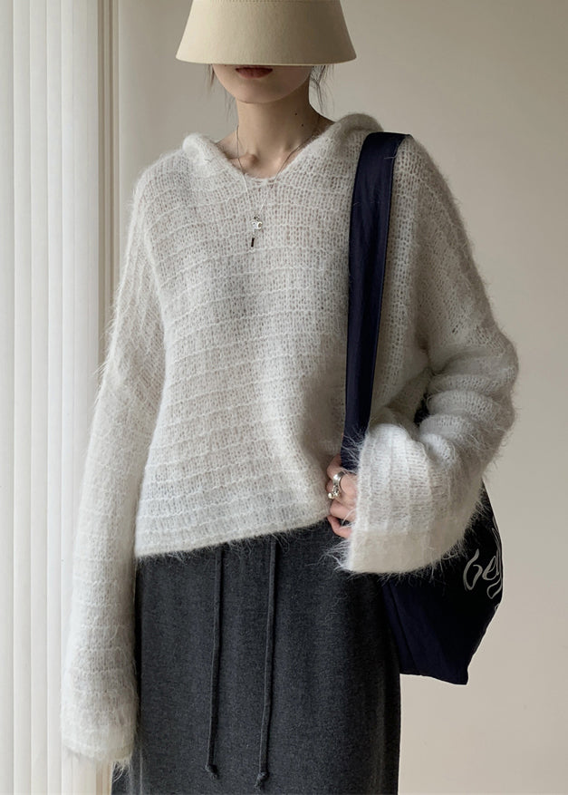 Effortlessly Elegant Sweater with a Timeless Design