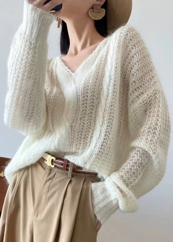 Well Tailored Sweater with a Graceful Silhouette