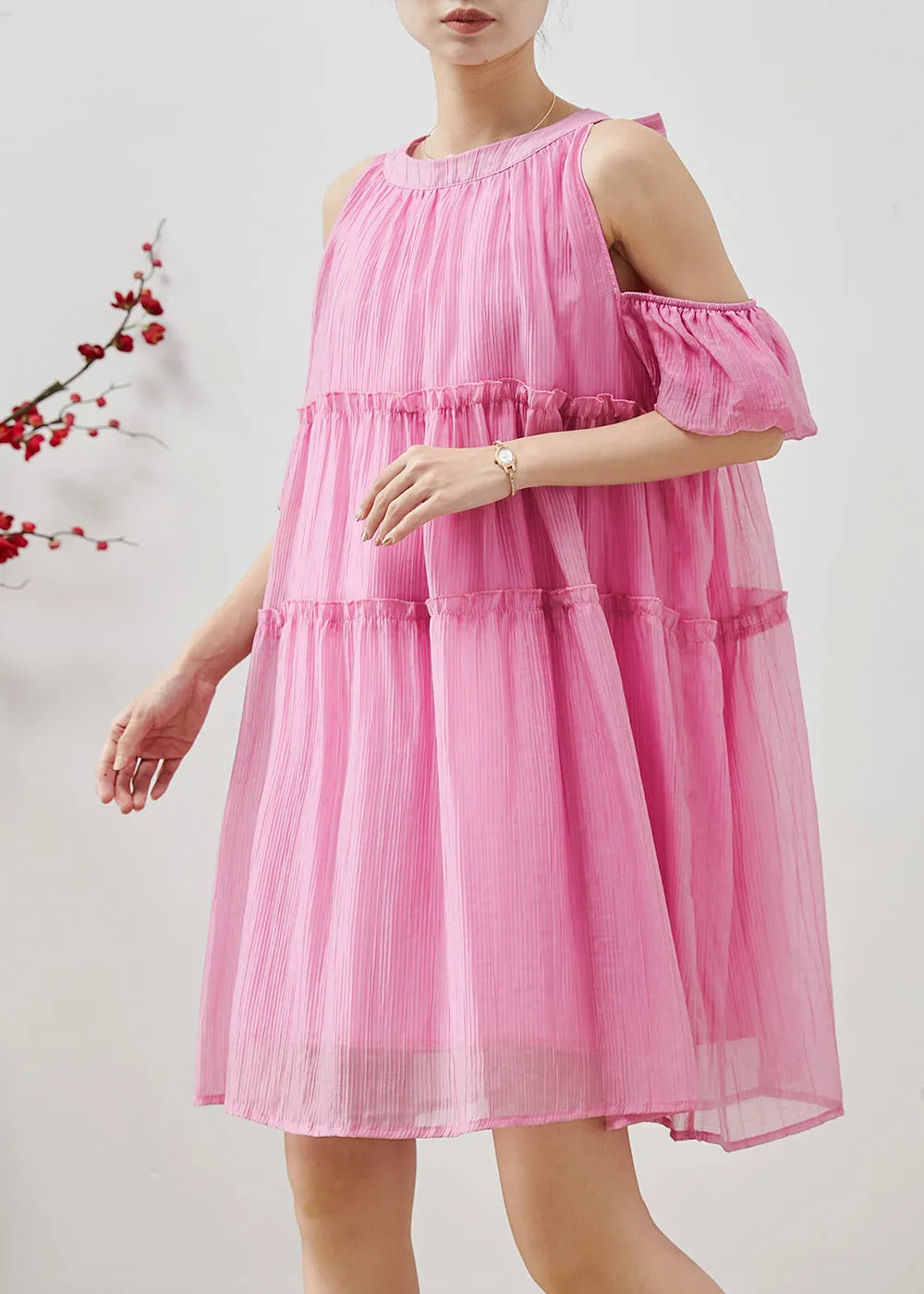 Effortlessly Elegant Dress with a Timeless Design