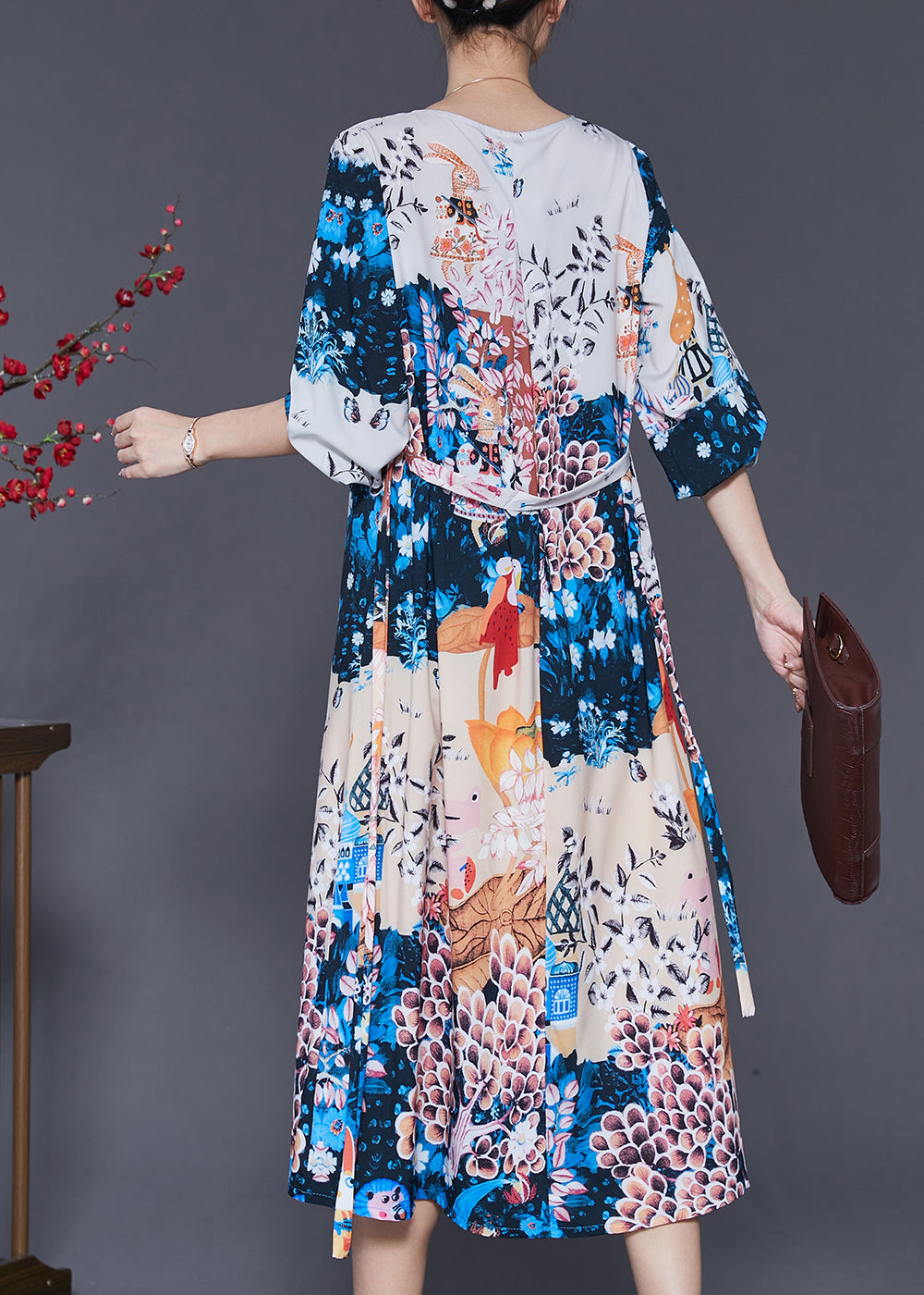 Well Tailored Dress with a Graceful Silhouette