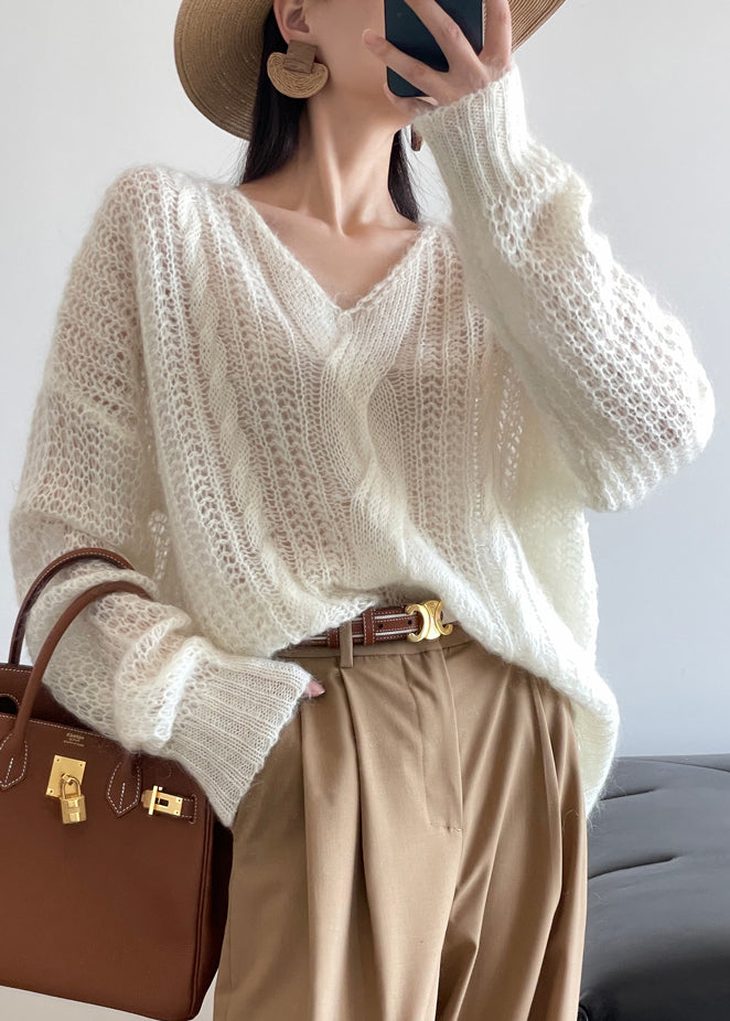 Well Tailored Sweater with a Graceful Silhouette