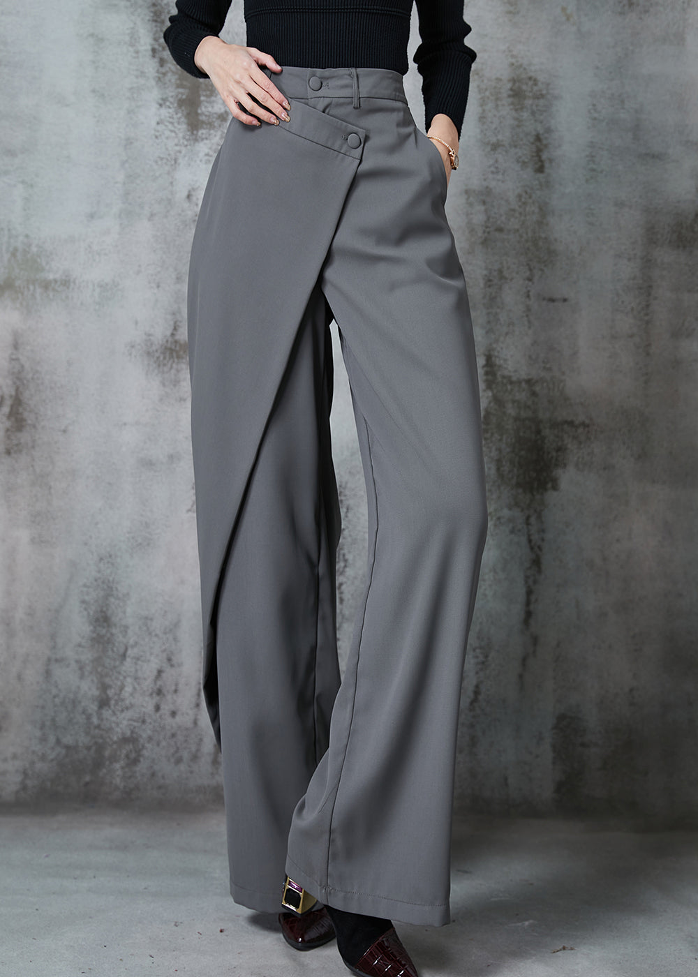 Elegantly Styled Pants for Everyday Wear