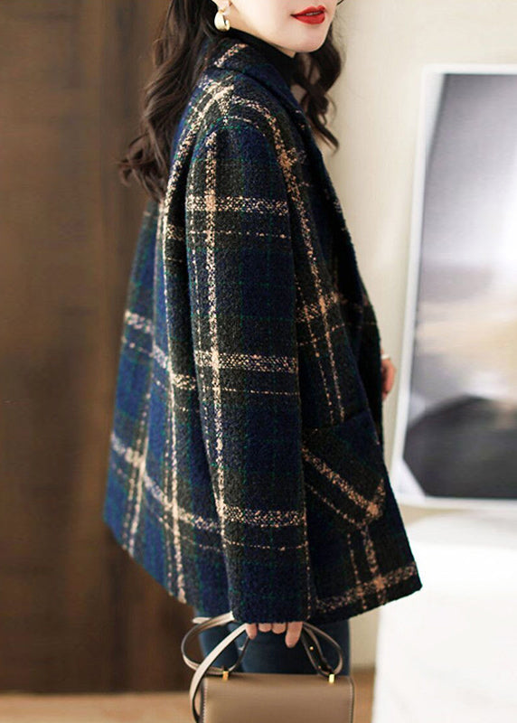 Well Tailored Coat with a Graceful Silhouette