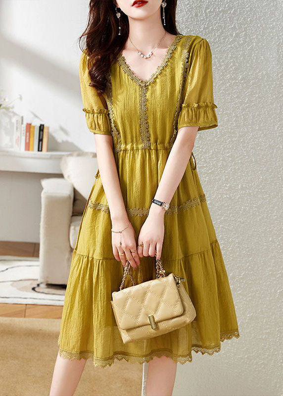 Effortlessly Elegant Dress with a Timeless Design
